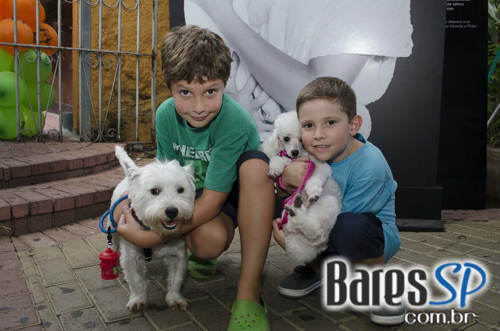 Casa 92 recebeu a festa da cachorra Estopinha em comemoração aos 2 milhões de fãs no Facebook Casa 92 recebeu a festa da cachorra Estopinha em comemoração aos 2 milhões de fãs no Facebook