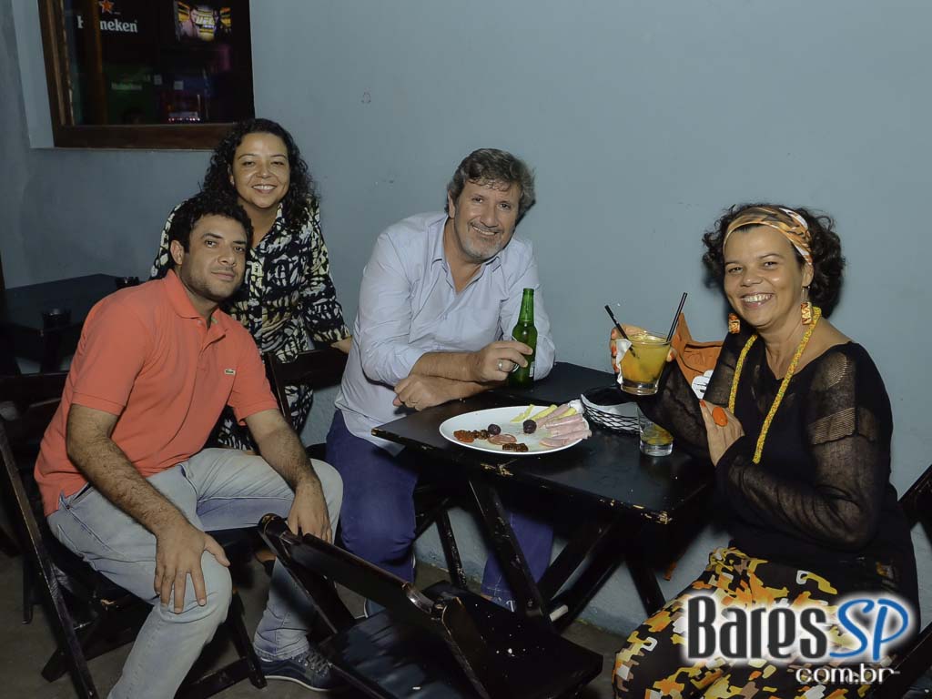 Club Sessions com transmissão do UFC ao vivo e DJs especiais no Sr. Balthazar Club Sessions com transmissão do UFC ao vivo e DJs especiais no Sr. Balthazar