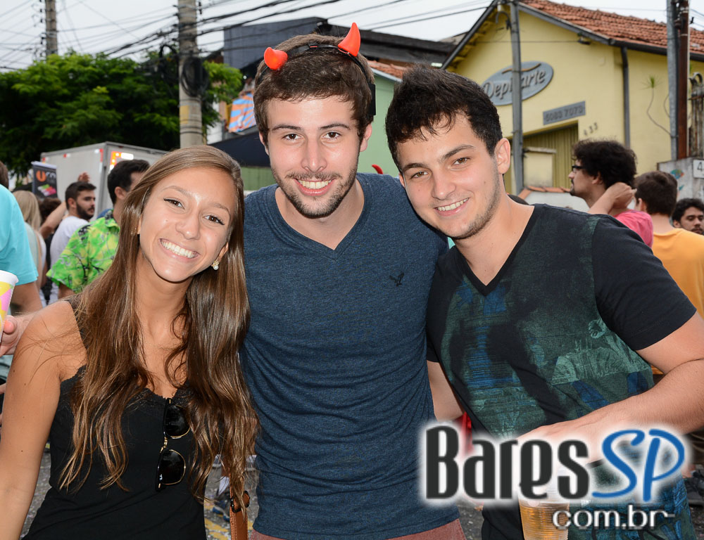 Bloco Unidos da Ressaca do Diabo na Vila Mariana Bloco Unidos da Ressaca do Diabo na Vila Mariana