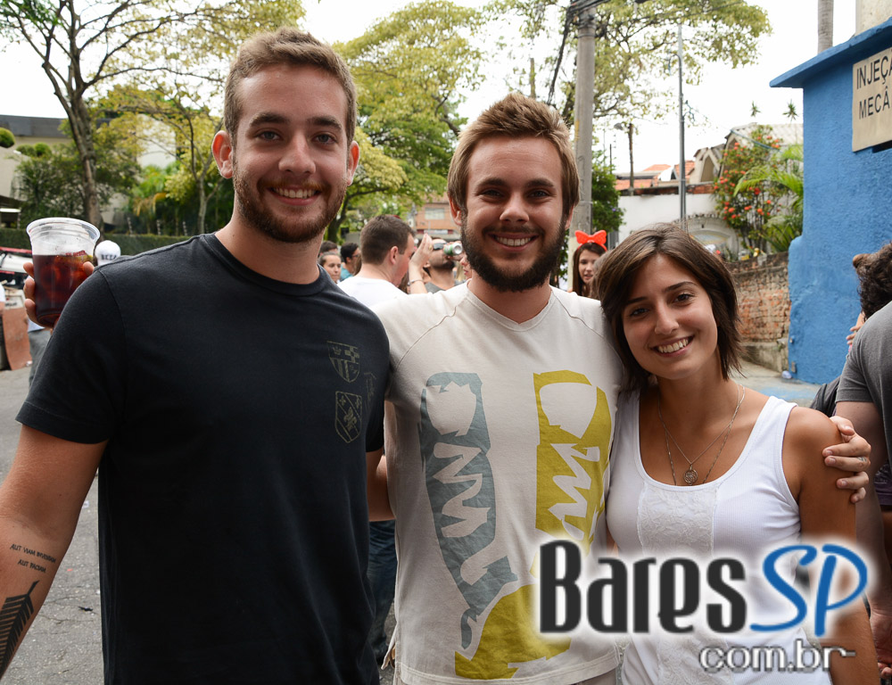 Bloco Unidos da Ressaca do Diabo na Vila Mariana Bloco Unidos da Ressaca do Diabo na Vila Mariana