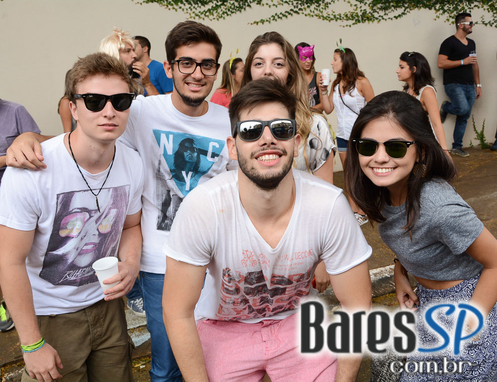 Bloco Unidos da Ressaca do Diabo na Vila Mariana Bloco Unidos da Ressaca do Diabo na Vila Mariana