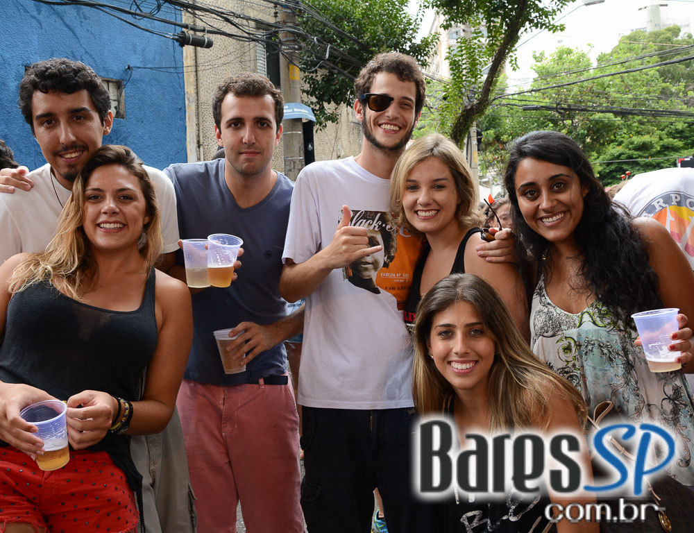 Bloco Unidos da Ressaca do Diabo na Vila Mariana Bloco Unidos da Ressaca do Diabo na Vila Mariana