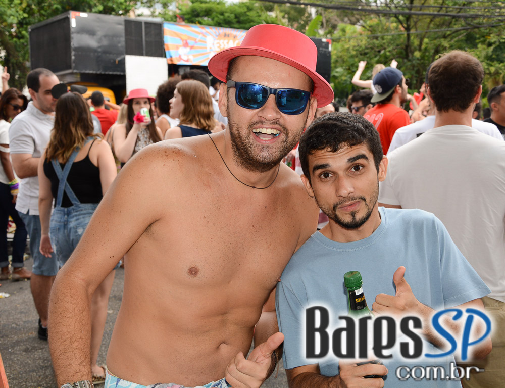 Bloco Unidos da Ressaca do Diabo na Vila Mariana Bloco Unidos da Ressaca do Diabo na Vila Mariana