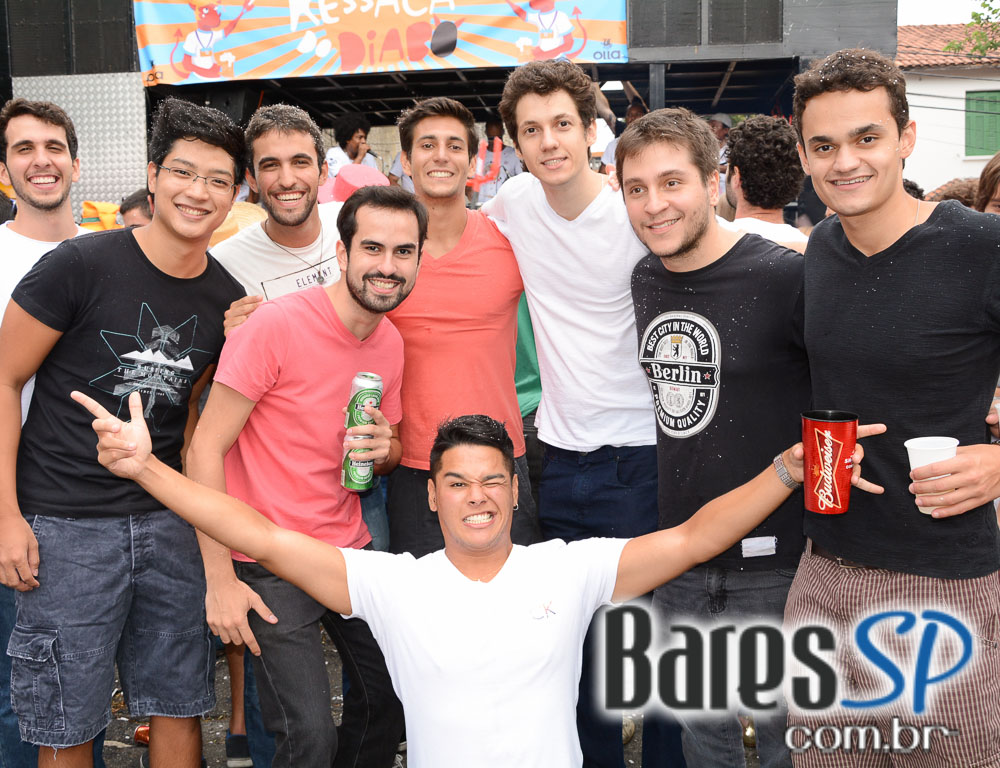 Bloco Unidos da Ressaca do Diabo na Vila Mariana Bloco Unidos da Ressaca do Diabo na Vila Mariana