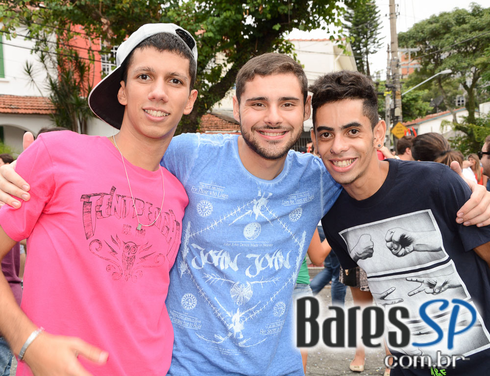 Bloco Unidos da Ressaca do Diabo na Vila Mariana Bloco Unidos da Ressaca do Diabo na Vila Mariana