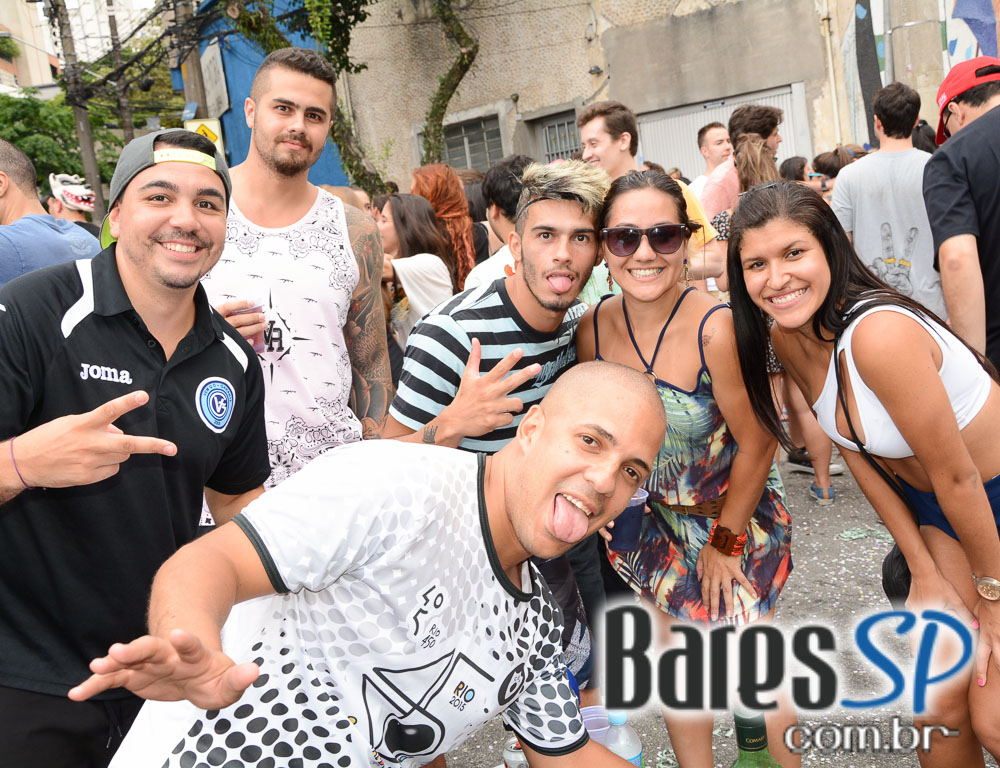 Bloco Unidos da Ressaca do Diabo na Vila Mariana Bloco Unidos da Ressaca do Diabo na Vila Mariana