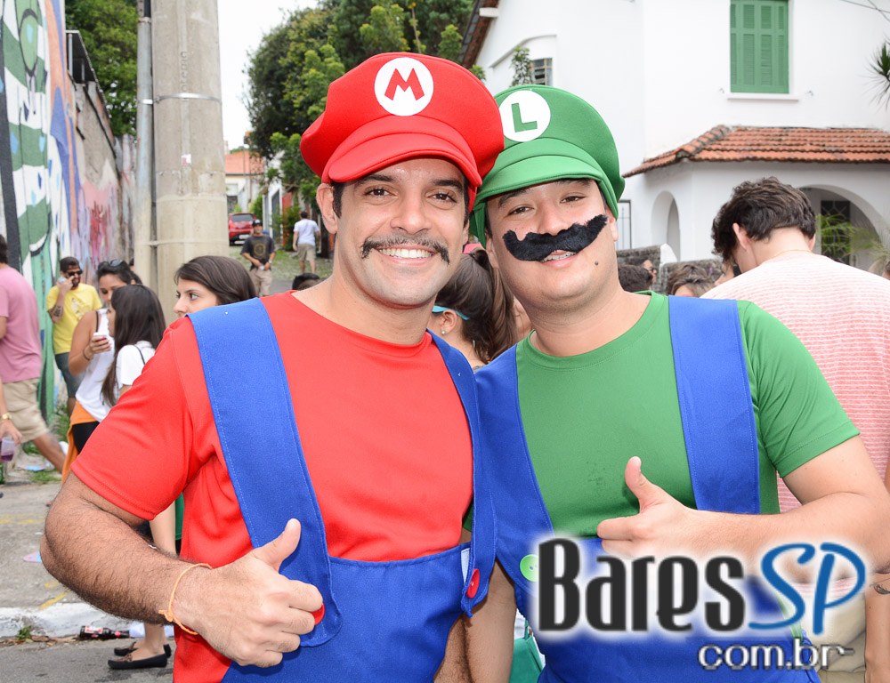 Bloco Unidos da Ressaca do Diabo na Vila Mariana Bloco Unidos da Ressaca do Diabo na Vila Mariana