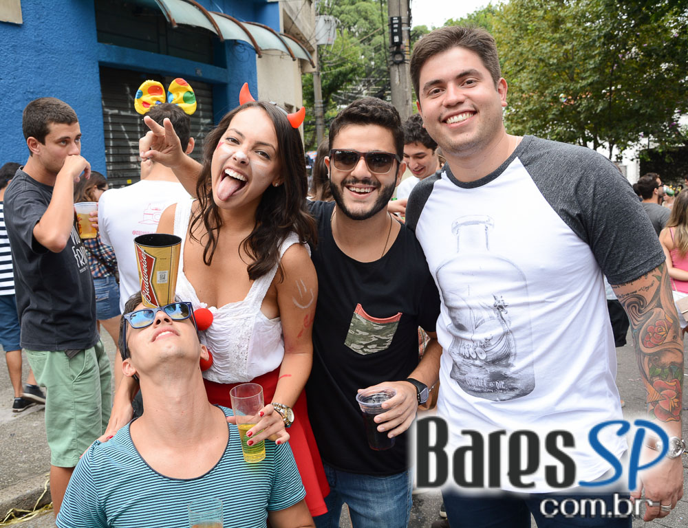 Bloco Unidos da Ressaca do Diabo na Vila Mariana Bloco Unidos da Ressaca do Diabo na Vila Mariana