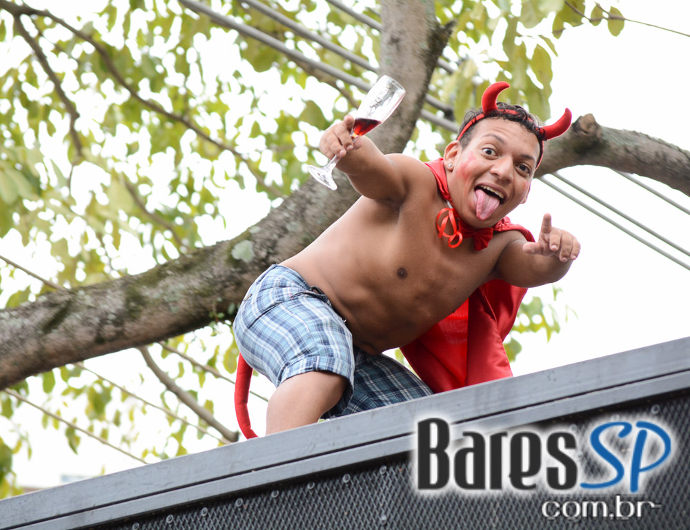 Bloco Unidos da Ressaca do Diabo na Vila Mariana Bloco Unidos da Ressaca do Diabo na Vila Mariana