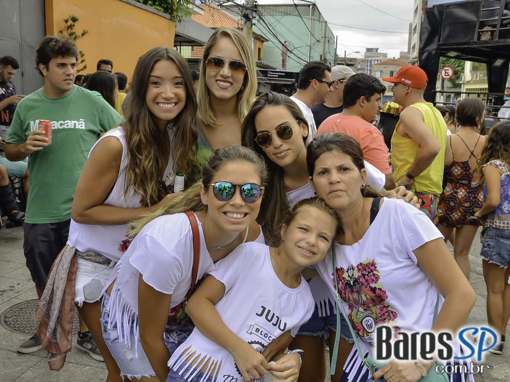 Bloco Me Viu Mentiu - O Bloco mais bonito do Brasil na Casa 92 Bloco Me Viu Mentiu - O Bloco mais bonito do Brasil na Casa 92