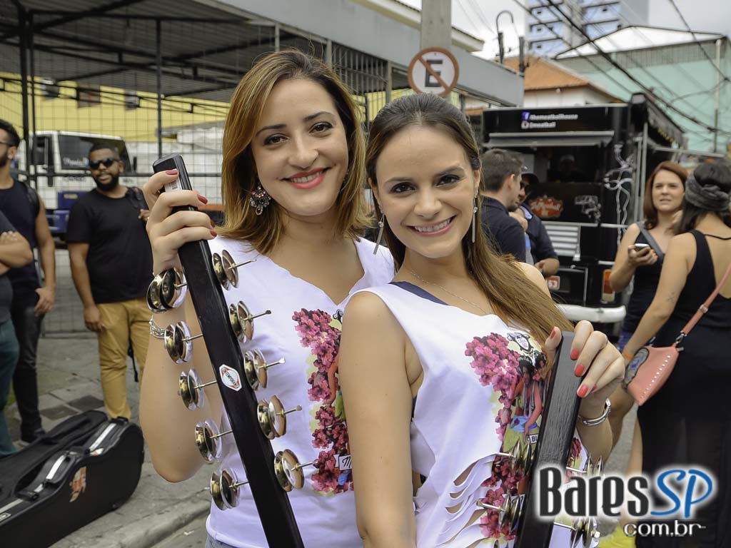 Bloco Me Viu Mentiu - O Bloco mais bonito do Brasil na Casa 92 Bloco Me Viu Mentiu - O Bloco mais bonito do Brasil na Casa 92