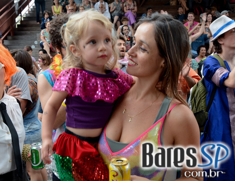 Bloco de Carnaval Nóis Trupica Mais Não Cai promoveu Concurso de Marchinhas neste sábado na Praça Victor Civita Bloco de Carnaval Nóis Trupica Mais Não Cai promoveu Concurso de Marchinhas neste sábado na Praça Victor Civita