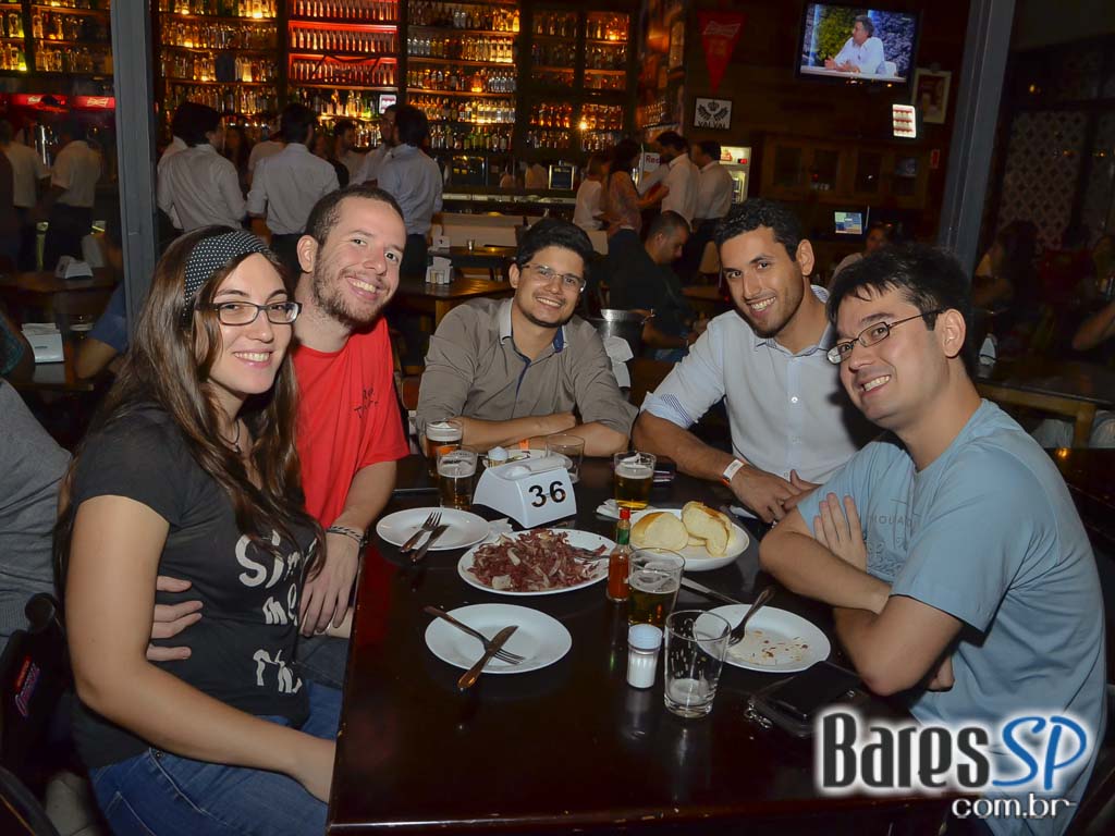 Happy Hour descontraído e animado aconteceu nesta quinta-feira no bar Seu Domingos Happy Hour descontraído e animado aconteceu nesta quinta-feira no bar Seu Domingos