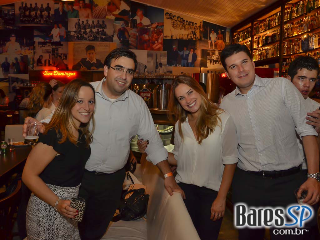 Happy Hour descontraído e animado aconteceu nesta quinta-feira no bar Seu Domingos Happy Hour descontraído e animado aconteceu nesta quinta-feira no bar Seu Domingos
