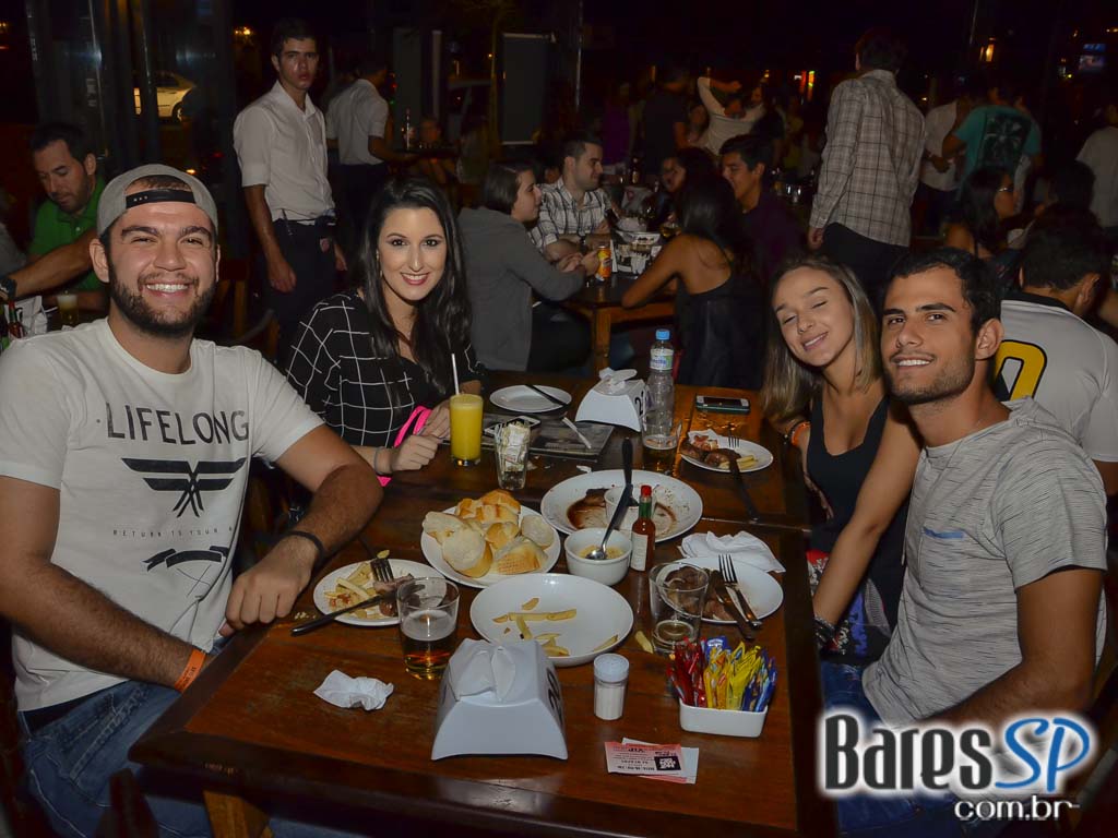 Happy Hour descontraído e animado aconteceu nesta quinta-feira no bar Seu Domingos Happy Hour descontraído e animado aconteceu nesta quinta-feira no bar Seu Domingos