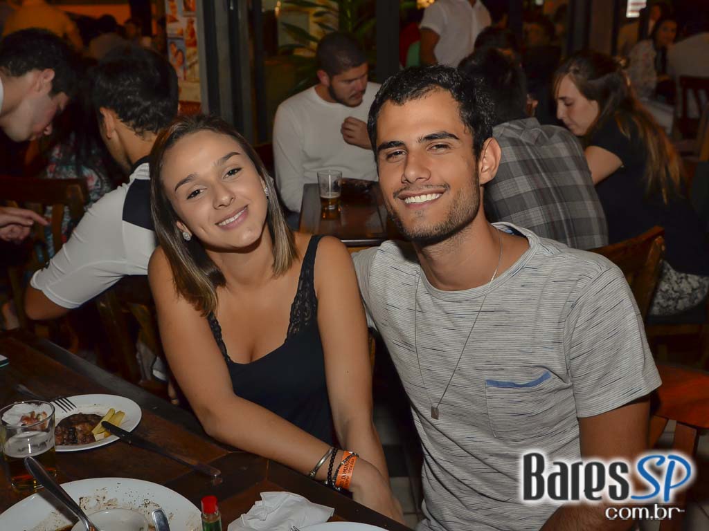 Happy Hour descontraído e animado aconteceu nesta quinta-feira no bar Seu Domingos Happy Hour descontraído e animado aconteceu nesta quinta-feira no bar Seu Domingos