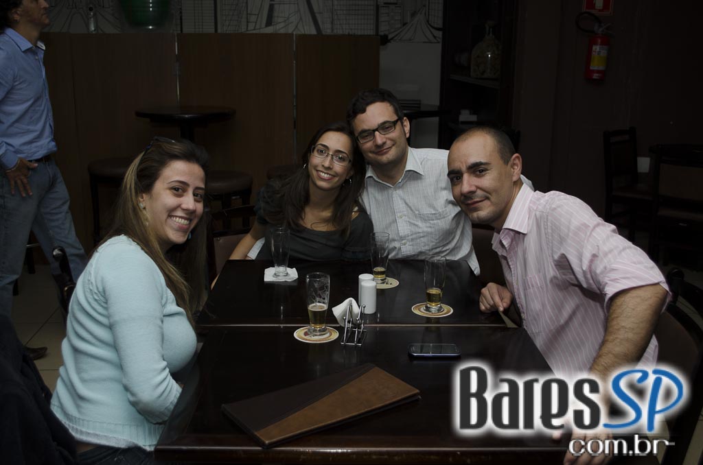 Santa Julia ofereceu Happy hour descontraído com cardápio variado de petiscos e bebidas Santa Julia ofereceu Happy hour descontraído com cardápio variado de petiscos e bebidas