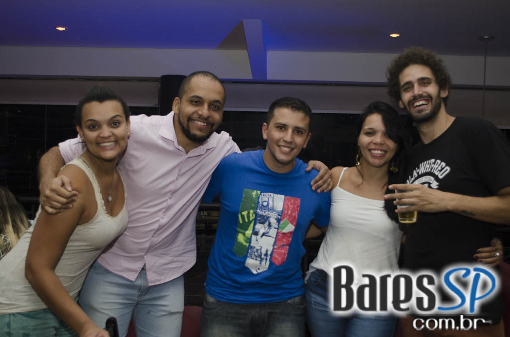 Santa Julia ofereceu Happy hour descontraído com cardápio variado de petiscos e bebidas Santa Julia ofereceu Happy hour descontraído com cardápio variado de petiscos e bebidas