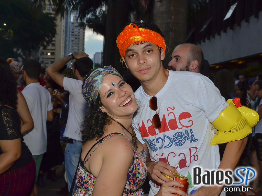 Bloco Me Fode Que Eu Sou Produção saiu da Praça Roosevelt neste sábado Bloco Me Fode Que Eu Sou Produção saiu da Praça Roosevelt neste sábado