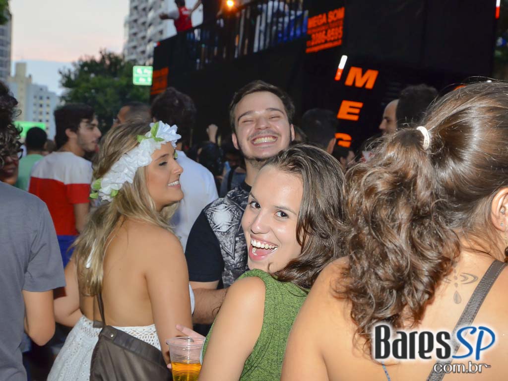 Bloco Me Fode Que Eu Sou Produção saiu da Praça Roosevelt neste sábado Bloco Me Fode Que Eu Sou Produção saiu da Praça Roosevelt neste sábado