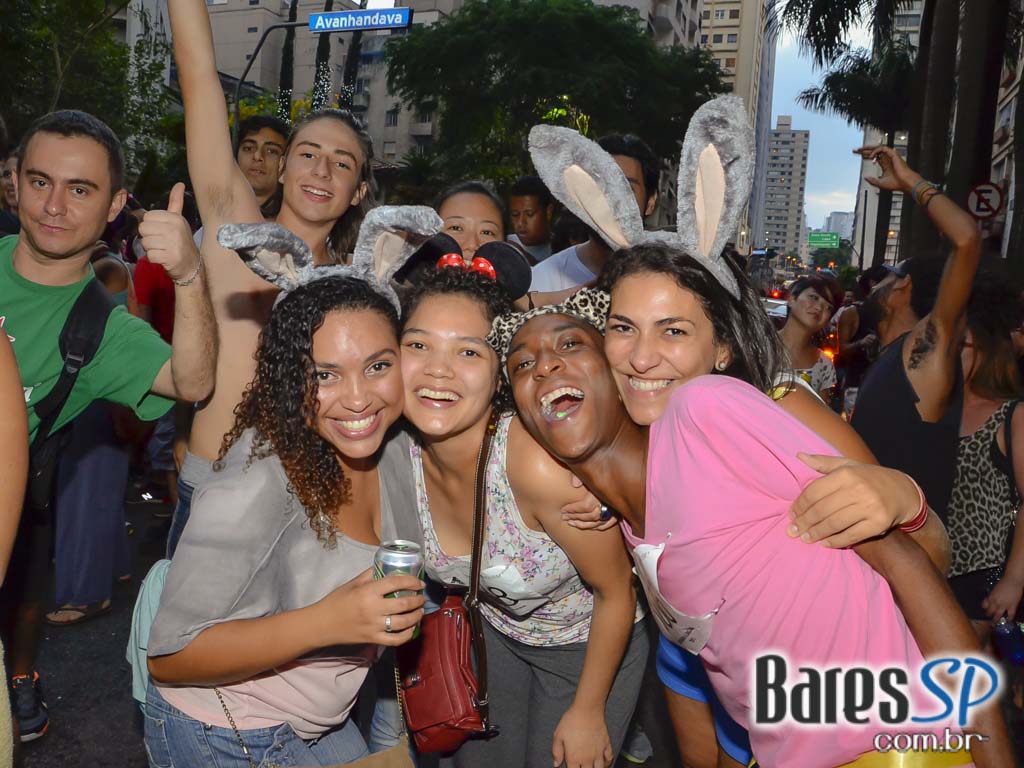 Bloco Me Fode Que Eu Sou Produção saiu da Praça Roosevelt neste sábado Bloco Me Fode Que Eu Sou Produção saiu da Praça Roosevelt neste sábado