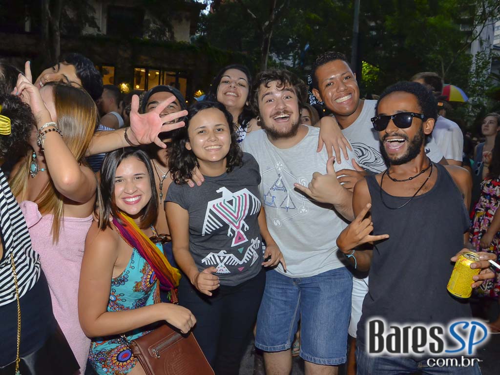 Bloco Me Fode Que Eu Sou Produção saiu da Praça Roosevelt neste sábado Bloco Me Fode Que Eu Sou Produção saiu da Praça Roosevelt neste sábado