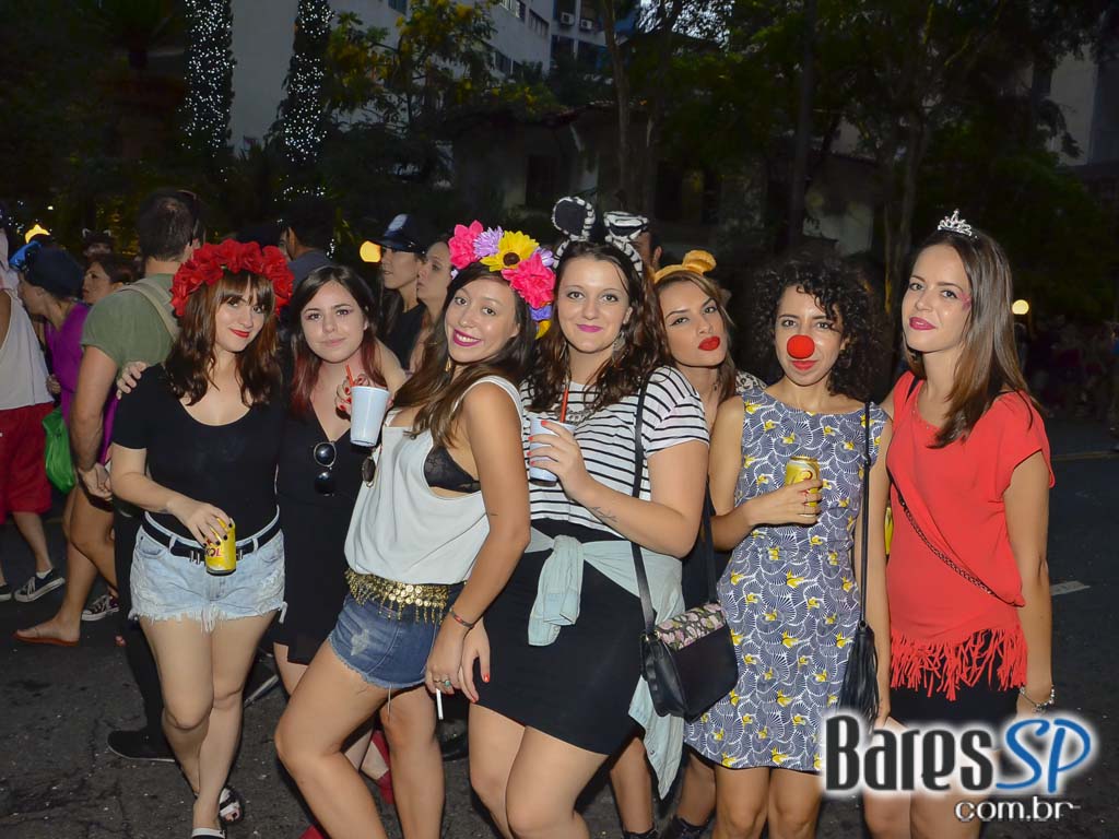 Bloco Me Fode Que Eu Sou Produção saiu da Praça Roosevelt neste sábado Bloco Me Fode Que Eu Sou Produção saiu da Praça Roosevelt neste sábado