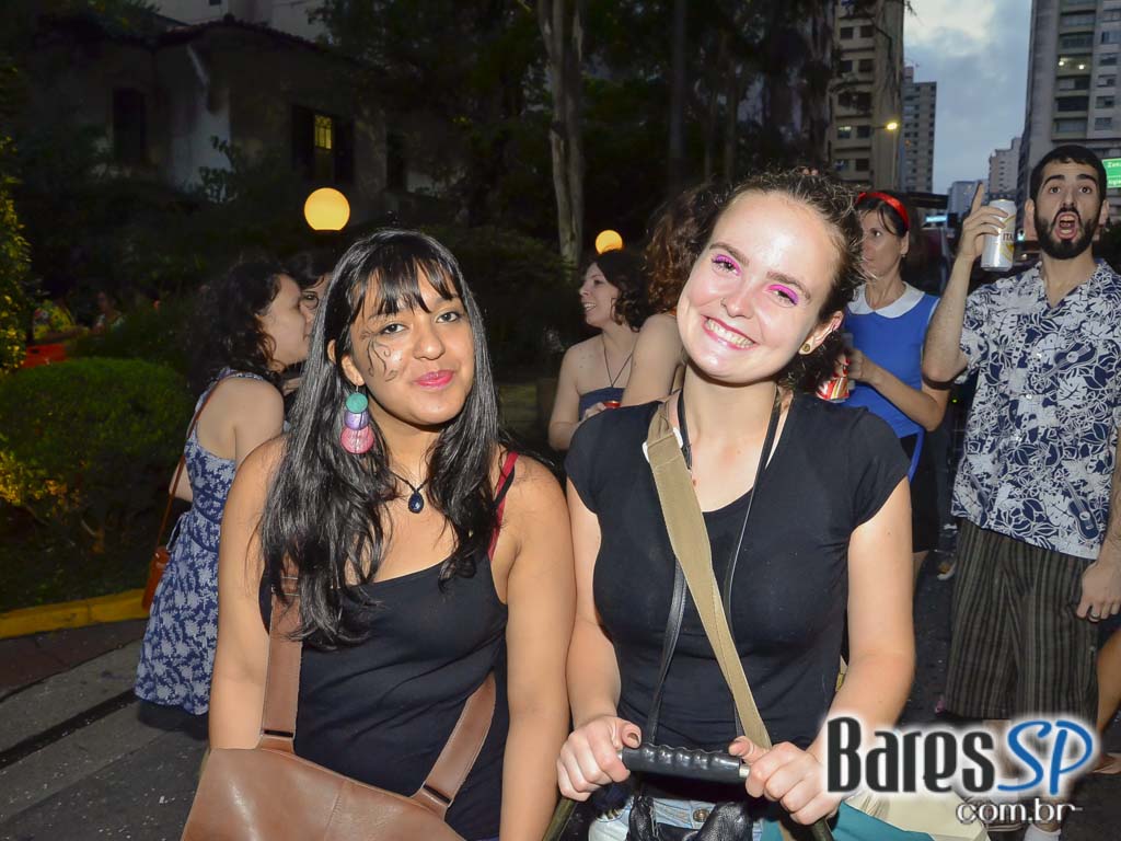 Bloco Me Fode Que Eu Sou Produção saiu da Praça Roosevelt neste sábado Bloco Me Fode Que Eu Sou Produção saiu da Praça Roosevelt neste sábado