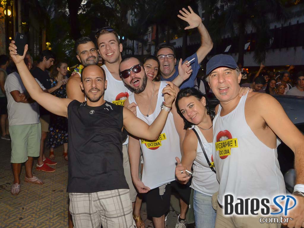 Bloco Me Fode Que Eu Sou Produção saiu da Praça Roosevelt neste sábado Bloco Me Fode Que Eu Sou Produção saiu da Praça Roosevelt neste sábado