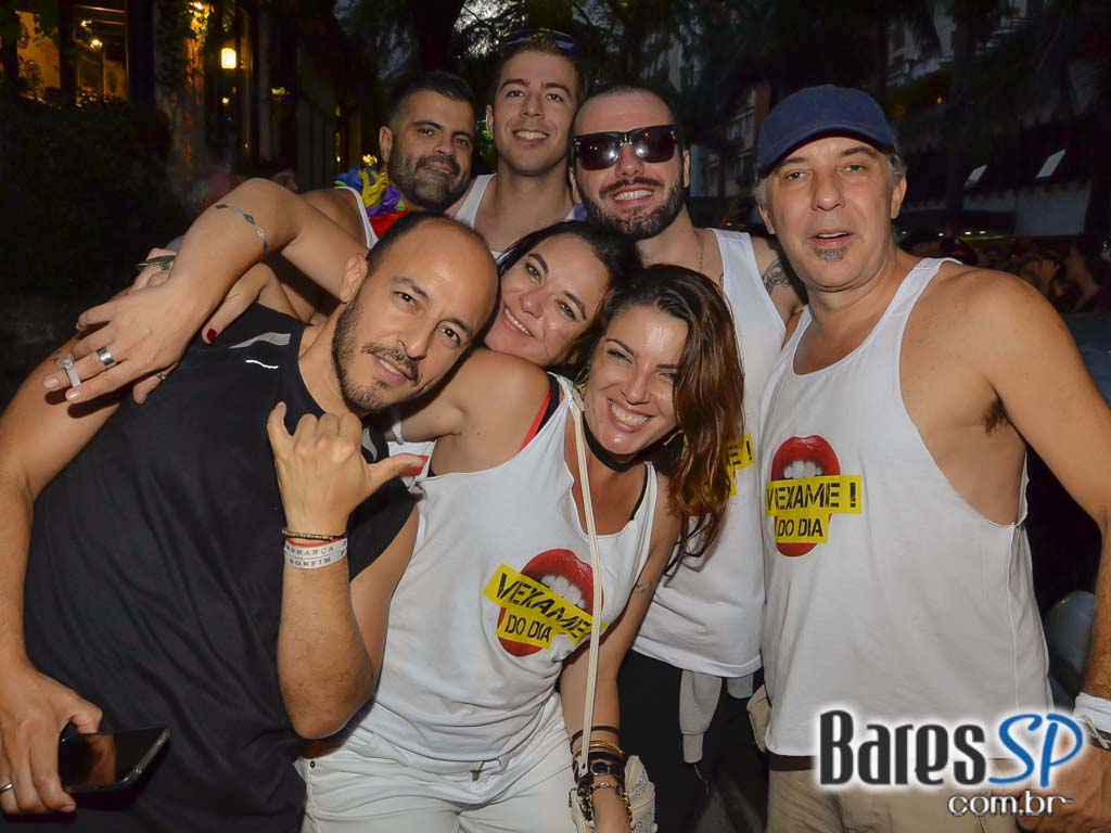 Bloco Me Fode Que Eu Sou Produção saiu da Praça Roosevelt neste sábado Bloco Me Fode Que Eu Sou Produção saiu da Praça Roosevelt neste sábado