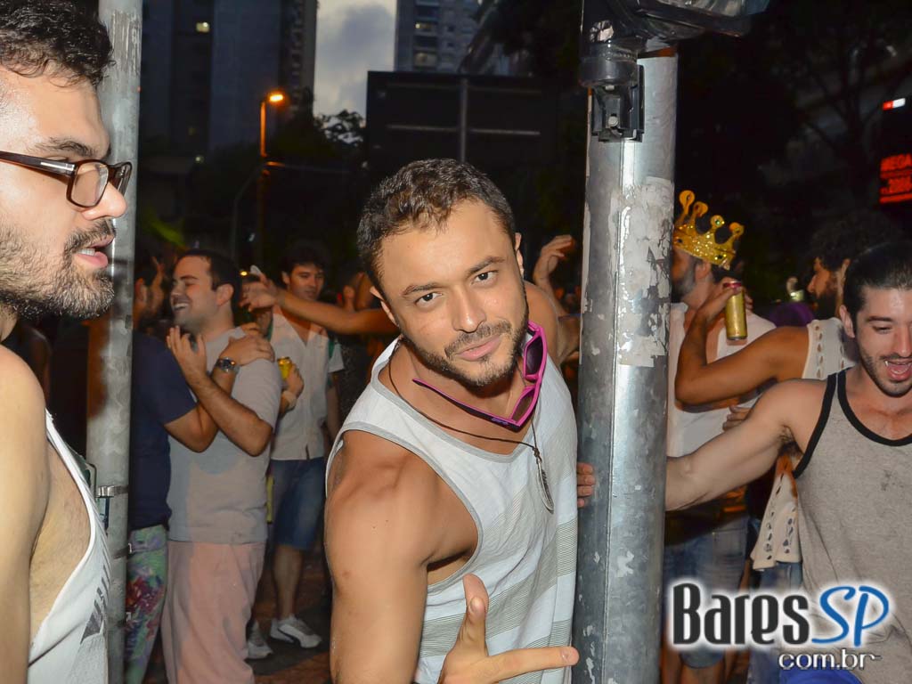 Bloco Me Fode Que Eu Sou Produção saiu da Praça Roosevelt neste sábado Bloco Me Fode Que Eu Sou Produção saiu da Praça Roosevelt neste sábado