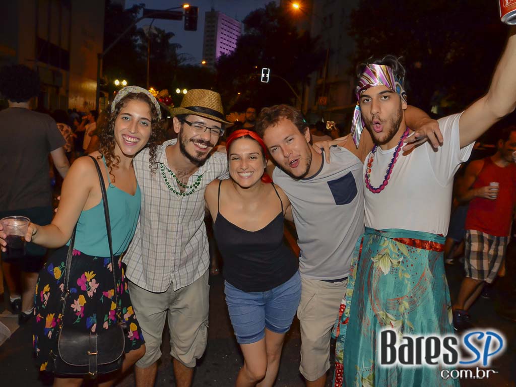 Bloco Me Fode Que Eu Sou Produção saiu da Praça Roosevelt neste sábado Bloco Me Fode Que Eu Sou Produção saiu da Praça Roosevelt neste sábado