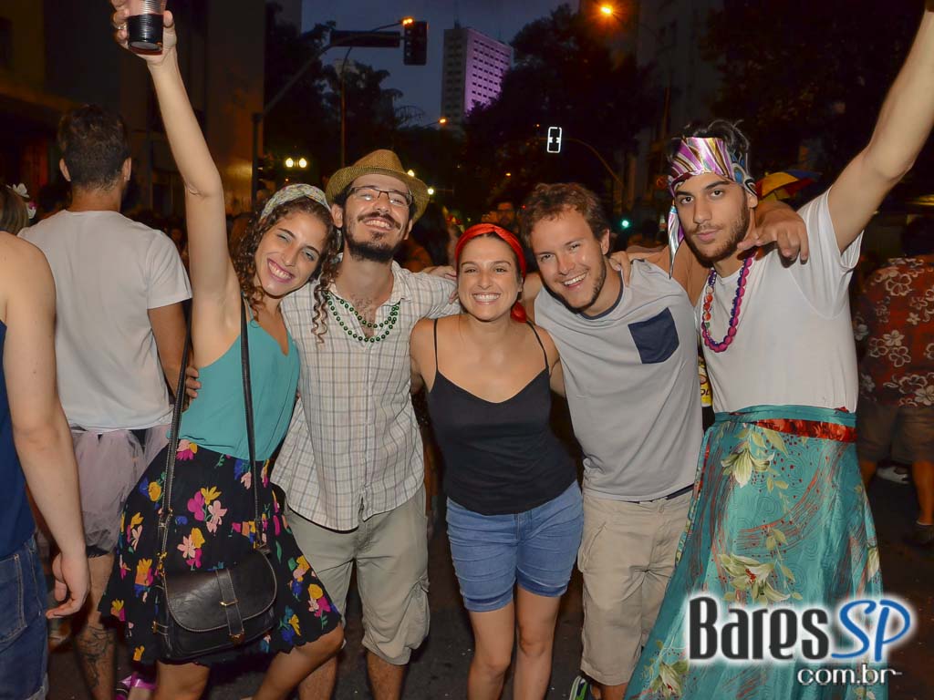 Bloco Me Fode Que Eu Sou Produção saiu da Praça Roosevelt neste sábado Bloco Me Fode Que Eu Sou Produção saiu da Praça Roosevelt neste sábado