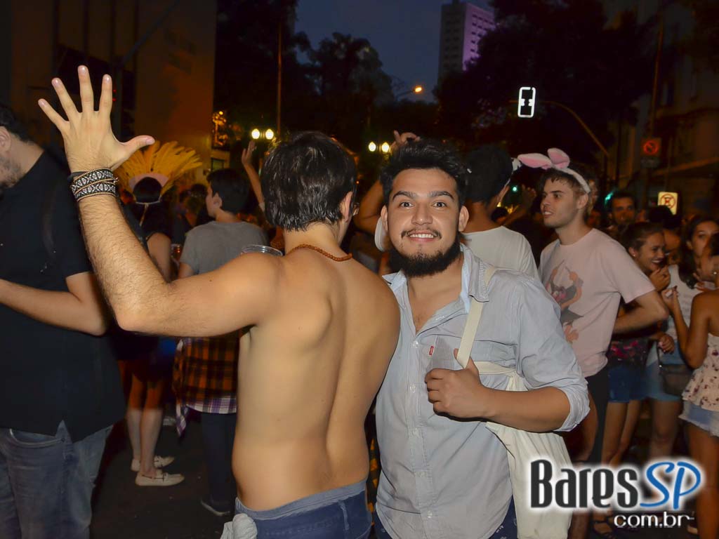 Bloco Me Fode Que Eu Sou Produção saiu da Praça Roosevelt neste sábado Bloco Me Fode Que Eu Sou Produção saiu da Praça Roosevelt neste sábado