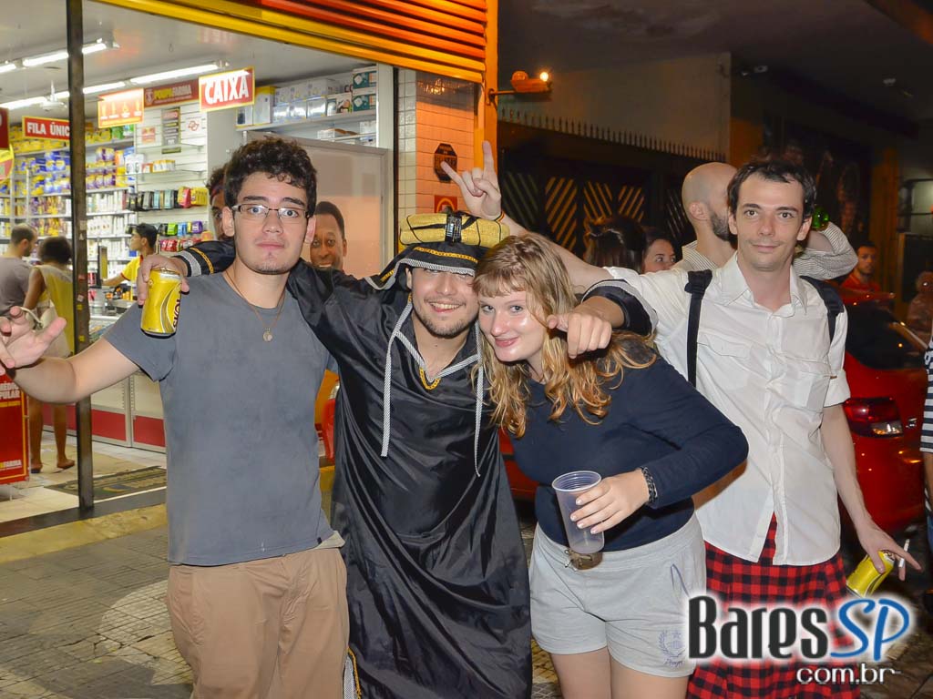 Bloco Me Fode Que Eu Sou Produção saiu da Praça Roosevelt neste sábado Bloco Me Fode Que Eu Sou Produção saiu da Praça Roosevelt neste sábado