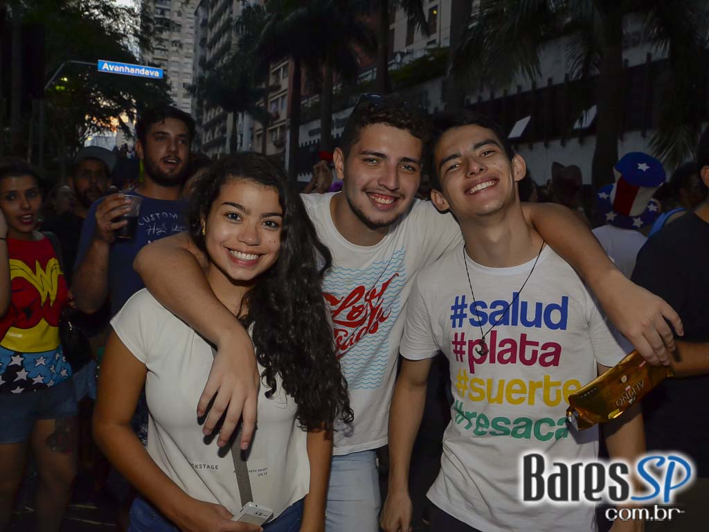 Bloco Me Fode Que Eu Sou Produção saiu da Praça Roosevelt neste sábado Bloco Me Fode Que Eu Sou Produção saiu da Praça Roosevelt neste sábado