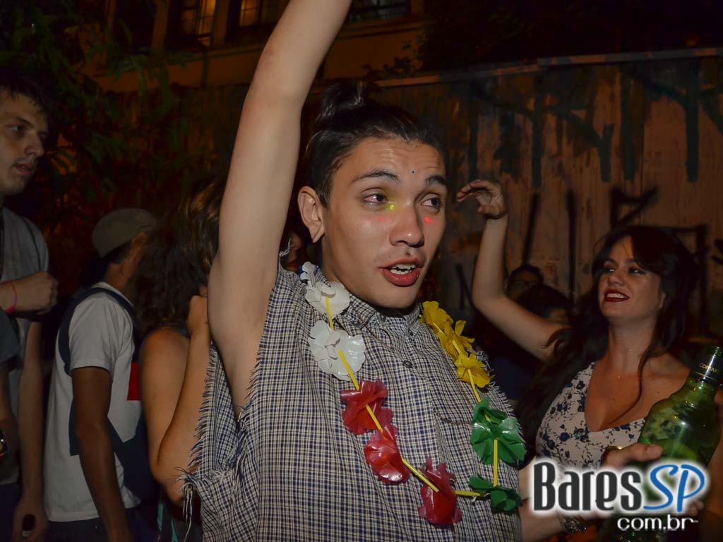 Bloco Me Fode Que Eu Sou Produção saiu da Praça Roosevelt neste sábado Bloco Me Fode Que Eu Sou Produção saiu da Praça Roosevelt neste sábado