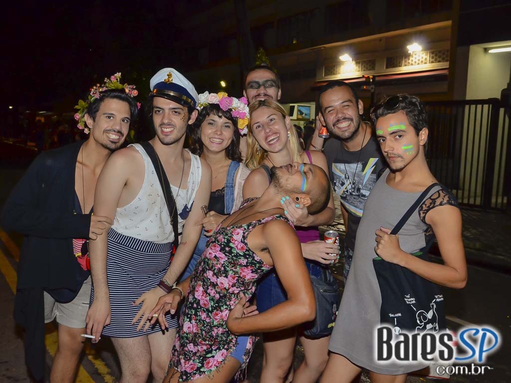 Bloco Me Fode Que Eu Sou Produção saiu da Praça Roosevelt neste sábado Bloco Me Fode Que Eu Sou Produção saiu da Praça Roosevelt neste sábado