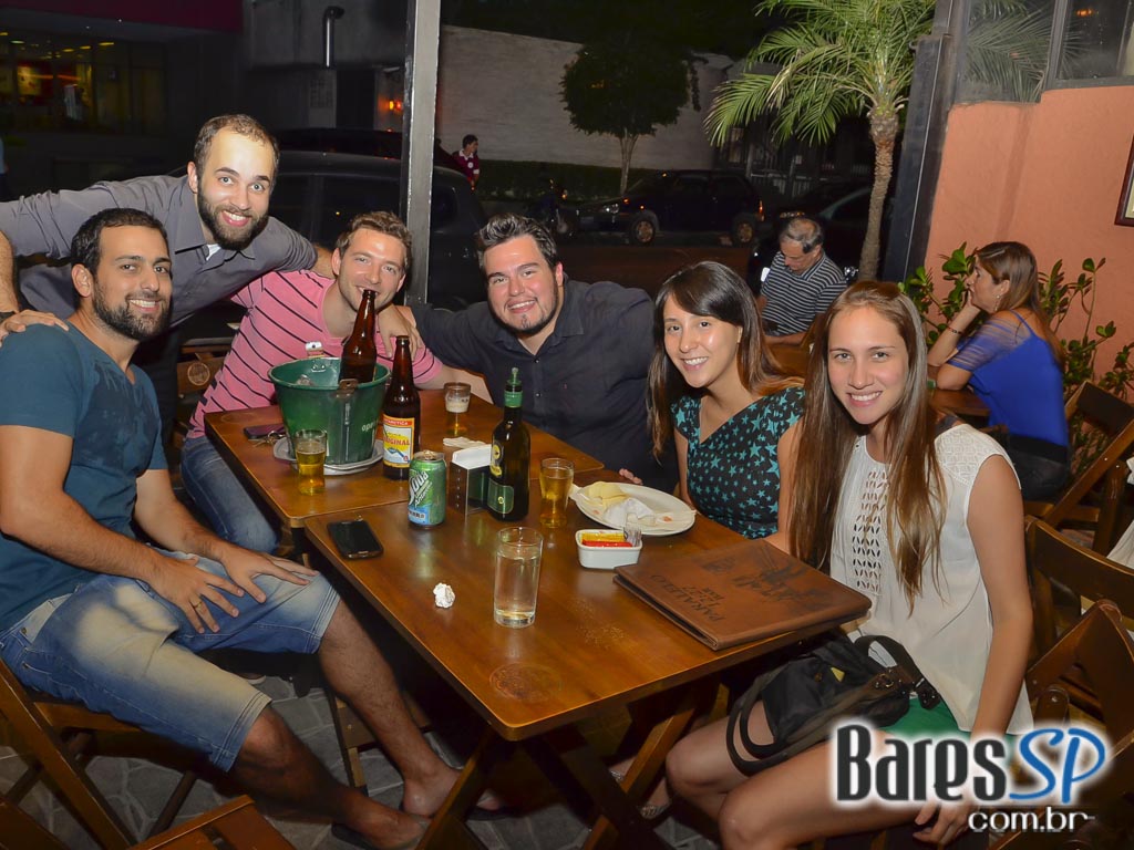 Happy hour divertido e animado no Paralelo 12:27 da Vila Mariana Happy hour divertido e animado no Paralelo 12:27 da Vila Mariana