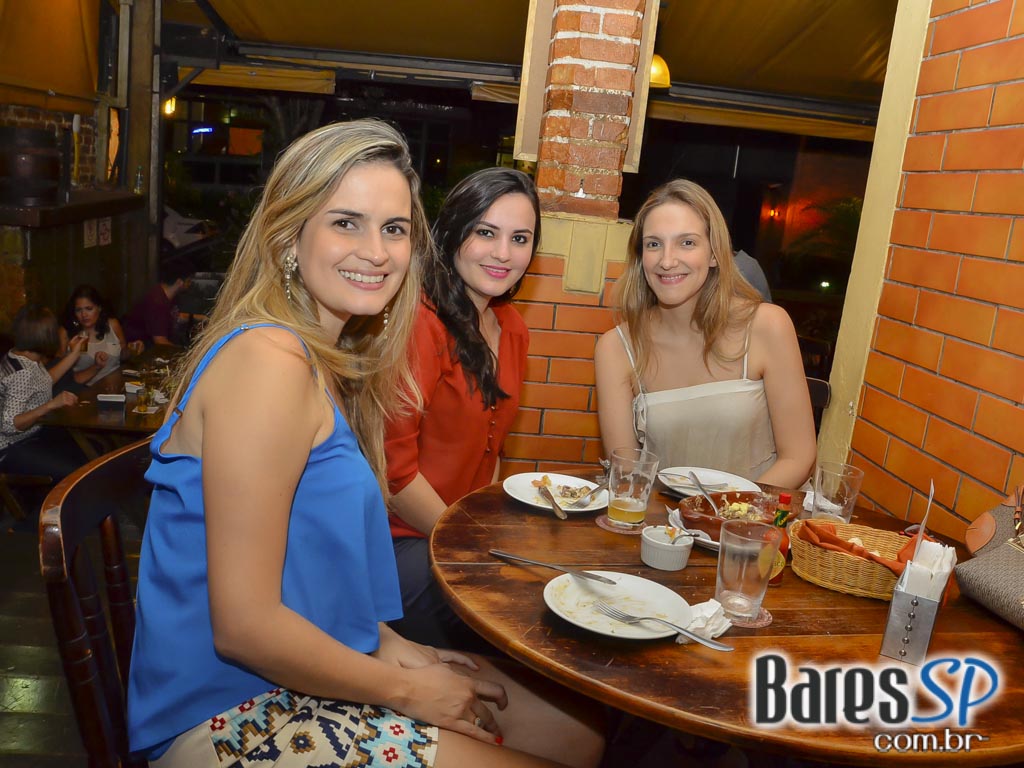 Happy hour divertido e animado no Paralelo 12:27 da Vila Mariana Happy hour divertido e animado no Paralelo 12:27 da Vila Mariana