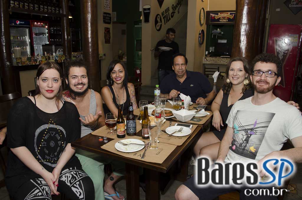Cardápio variado e ambiente descontraído no Bier Bar sábado Cardápio variado e ambiente descontraído no Bier Bar sábado