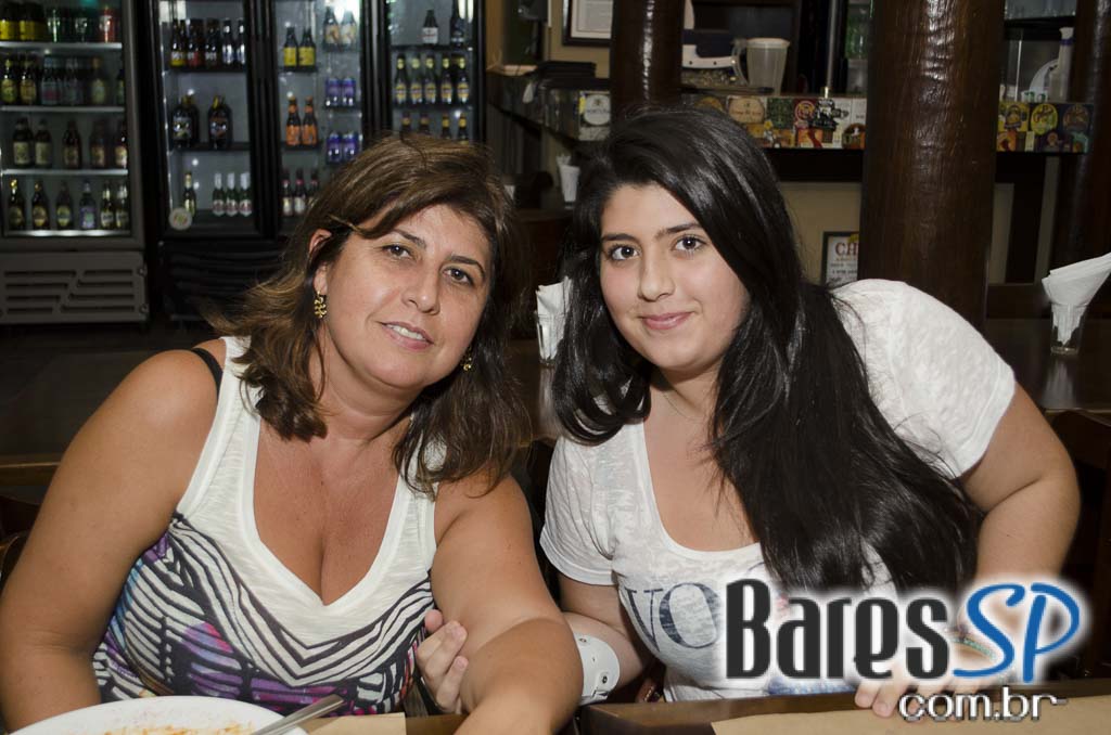 Cardápio variado e ambiente descontraído no Bier Bar sábado Cardápio variado e ambiente descontraído no Bier Bar sábado