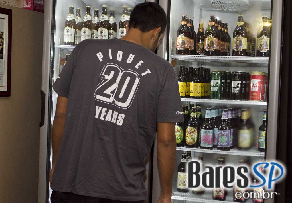 Cardápio variado e ambiente descontraído no Bier Bar sábado Cardápio variado e ambiente descontraído no Bier Bar sábado