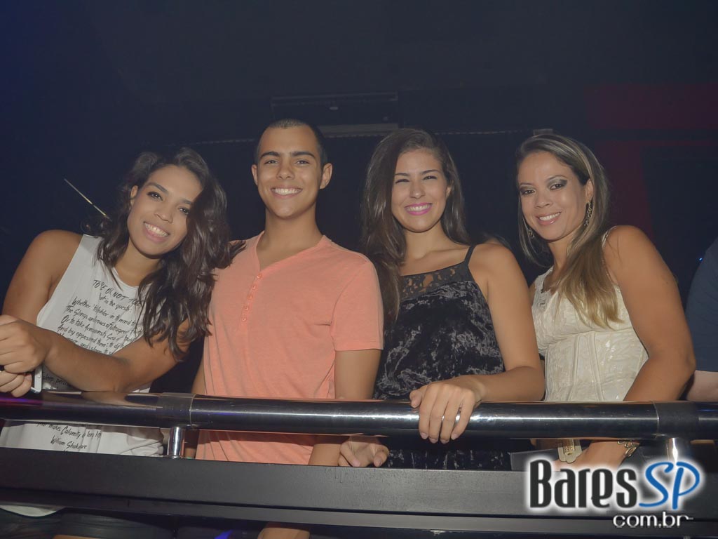 Cantora Anitta realizou show com seus sucessos na Brook's SP Cantora Anitta realizou show com seus sucessos na Brook's SP