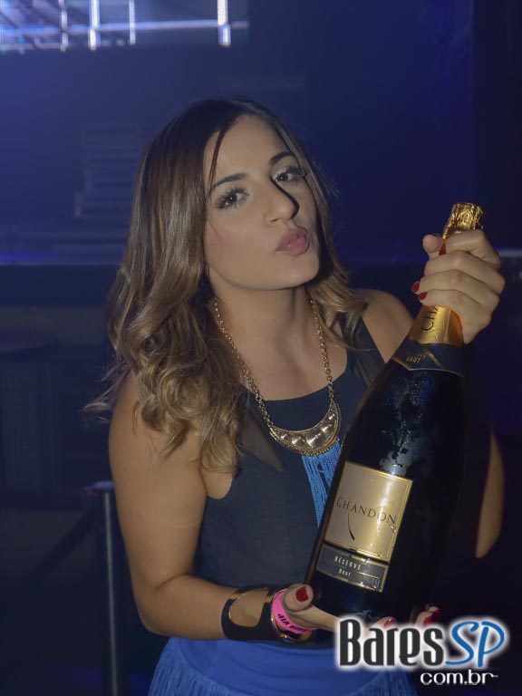 Cantora Anitta realizou show com seus sucessos na Brook's SP Cantora Anitta realizou show com seus sucessos na Brook's SP