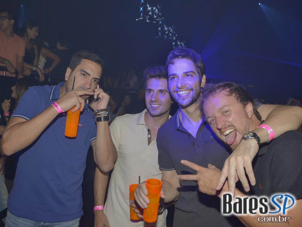 Cantora Anitta realizou show com seus sucessos na Brook's SP Cantora Anitta realizou show com seus sucessos na Brook's SP