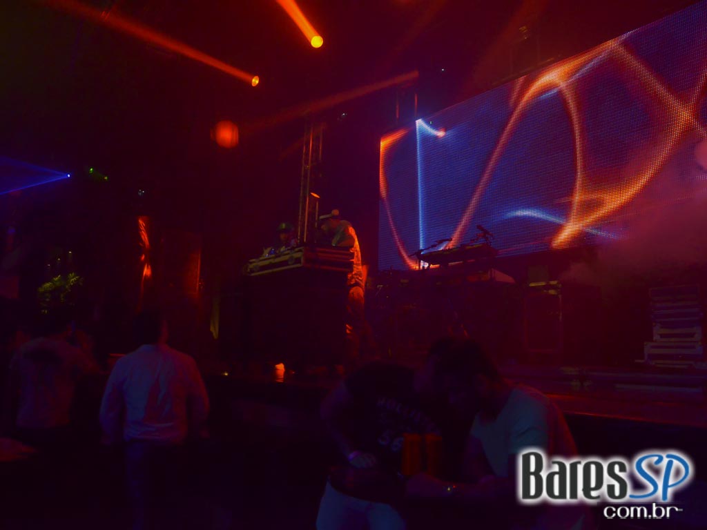 Cantora Anitta realizou show com seus sucessos na Brook's SP Cantora Anitta realizou show com seus sucessos na Brook's SP