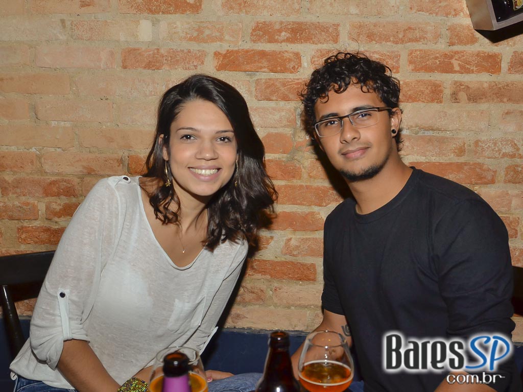 De Bruer ofereceu diversas opções de cervejas e petiscos no happy hour De Bruer ofereceu diversas opções de cervejas e petiscos no happy hour