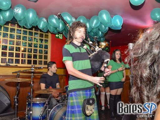 Bandas Vih e Banda Overman animaram a noite com muito pop rock no Republic Pub - St. Patrick's Week