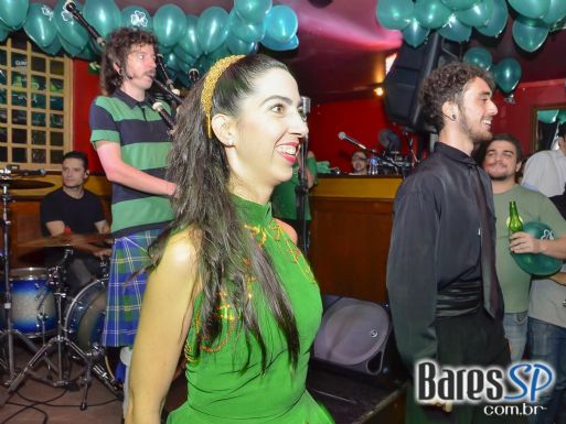 Bandas Vih e Banda Overman animaram a noite com muito pop rock no Republic Pub - St. Patrick's Week